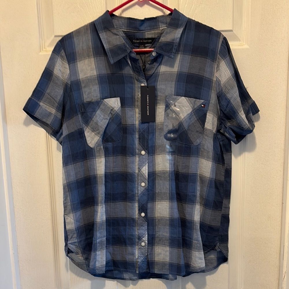 Tommy Hilfiger button down shirt sleeve plaid shirt size large